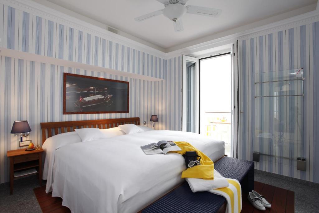 Holiday Hotel Yachtsport Resort Lago Maggiore Brissago Oda fotoğraf